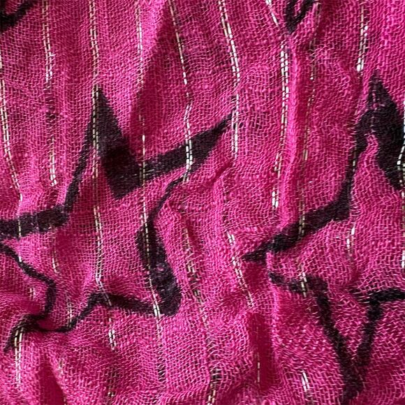 Women's Pink Geometric Star Pattern Fringed Scarf - Picture 6 of 6